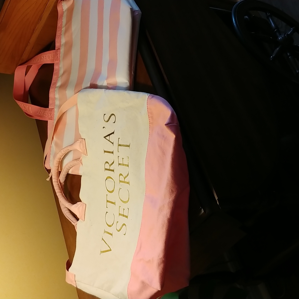 2 Victoria's Secret totes